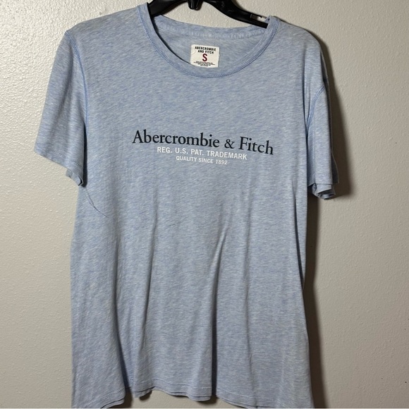 Abercrombie & Fitch Men‎ Light Blue Casual T-Shirt size S. - Picture 2 of 6